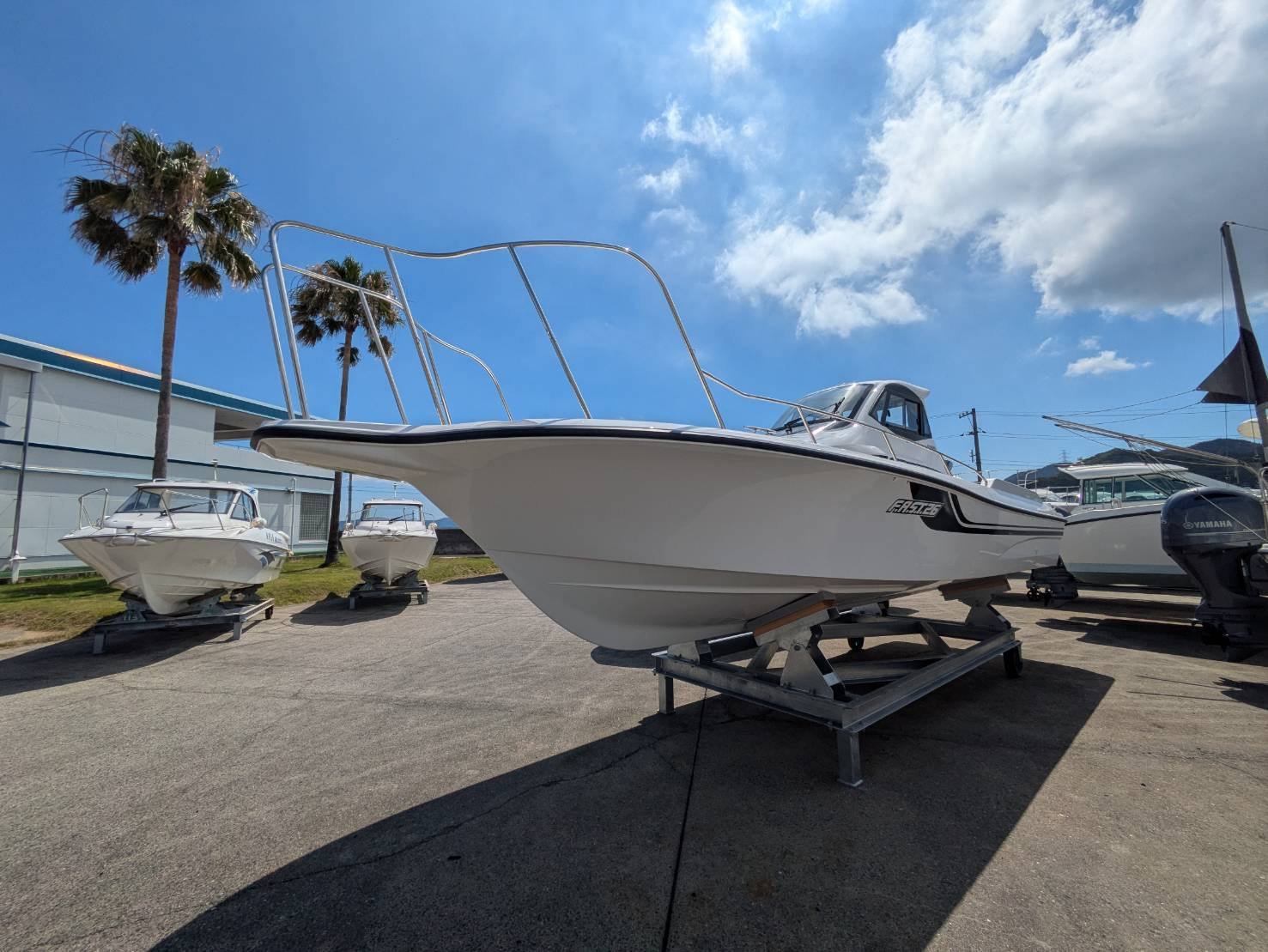 おじゃる丸　満月ロード　ポンプ付　サンライク FAST26 キャビンモデル待望の復活！ | 岡山マリンボートセンター